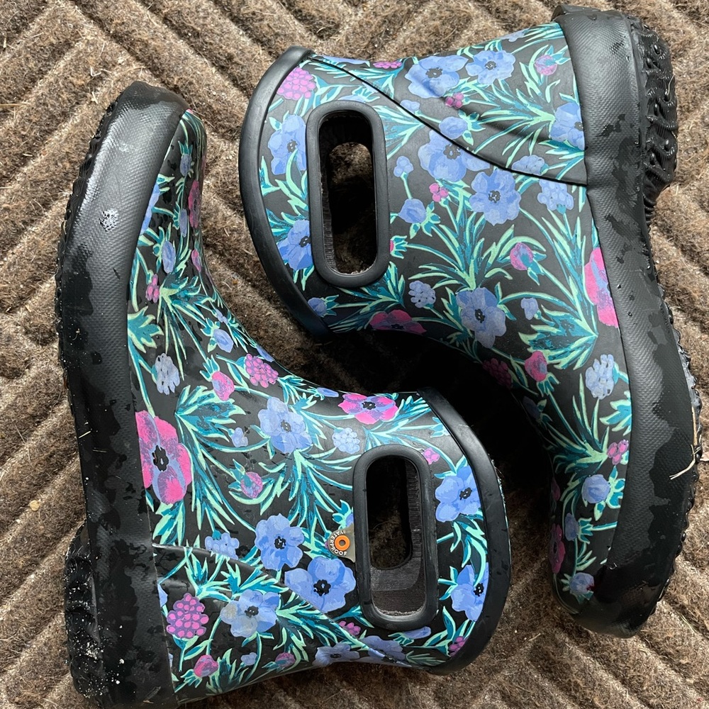 Bogs short rain booties